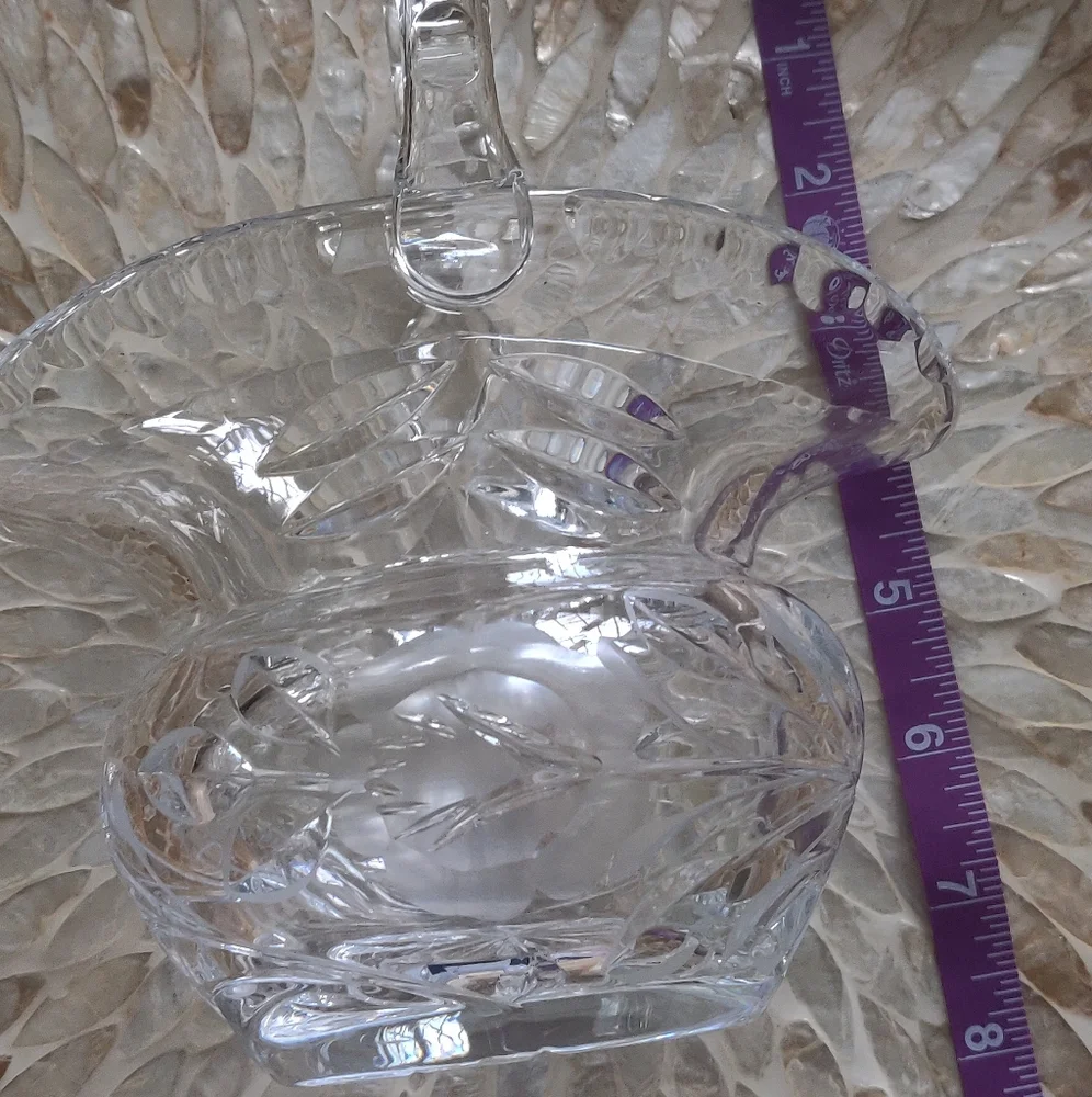 Vintage crystal basket with bonus Easter towels.